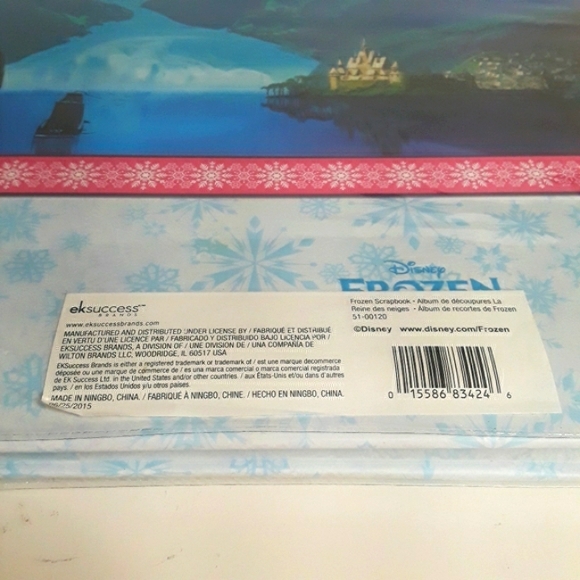 DISNEY Frozen Elsa Olaf Anna Character Scrapbook 20 Pages NWT - Picture 12 of 16